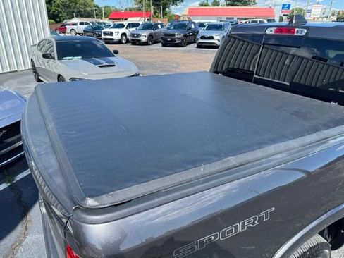 Used 2022 RAM 1500 Laramie w/ Sport Appearance Package AWD/4WD image 8