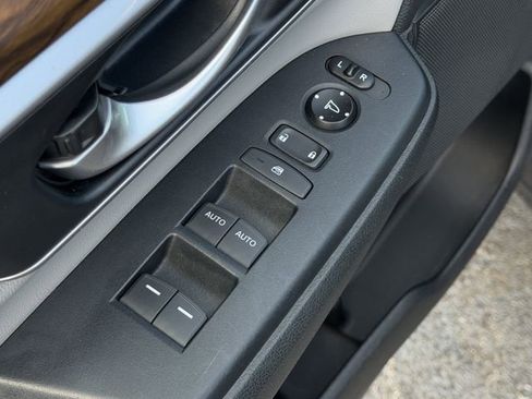 Used 2017 Honda CR-V Touring image 23