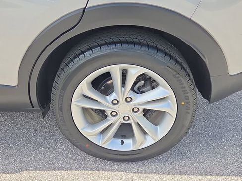 Used 2023 Buick Encore GX Preferred w/ Cold Weather Comfort Package FWD image 7