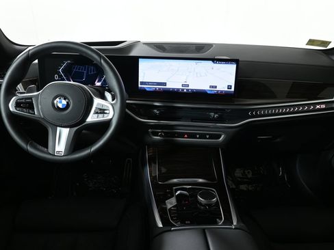 Used 2026 BMW X5 xDrive40i w/ M Sport Package AWD/4WD image 17