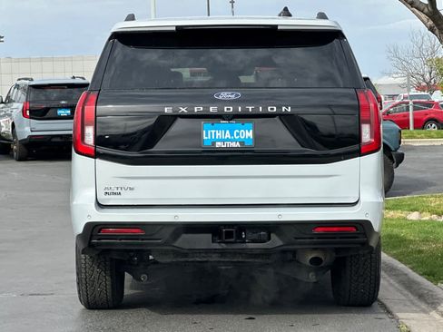 Certified 2025 Ford Expedition Active image 7