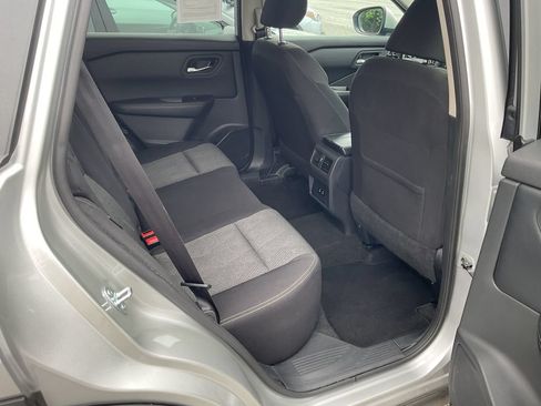 Used 2025 Nissan Rogue SV FWD image 14