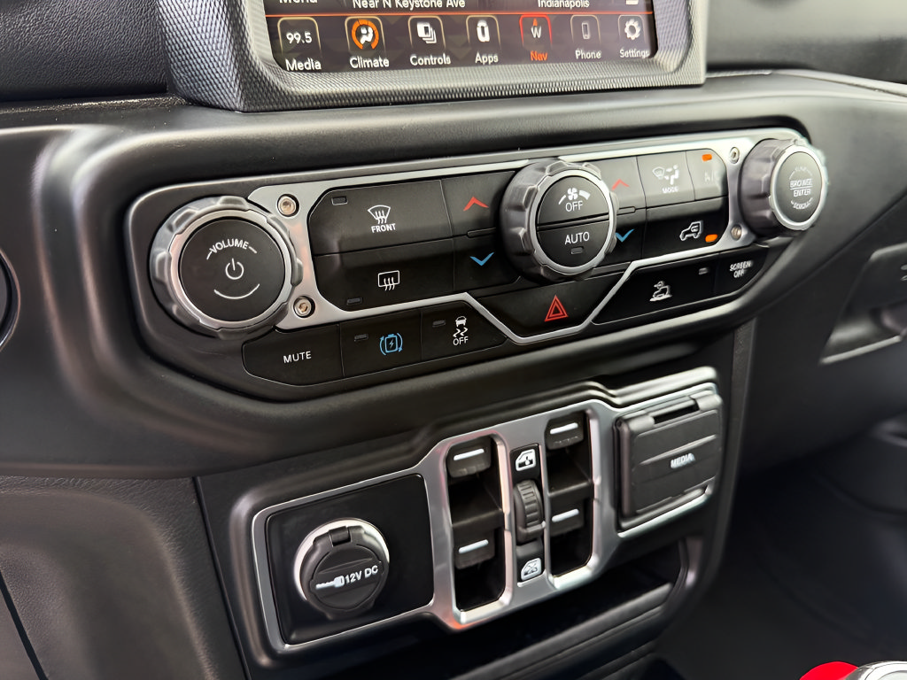 Used 2022 Jeep Wrangler Unlimited Sahara AWD/4WD image 51