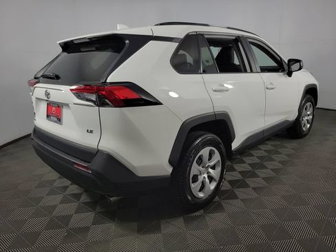 Used 2020 Toyota RAV4 LE FWD image 8