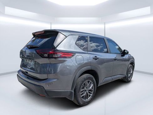 Used 2024 Nissan Rogue S image 3