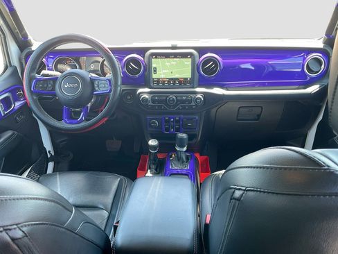 Used 2019 Jeep Wrangler Unlimited Sahara AWD/4WD image 14