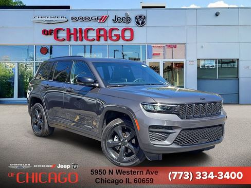 Certified 2025 Jeep Grand Cherokee Altitude AWD/4WD image 1