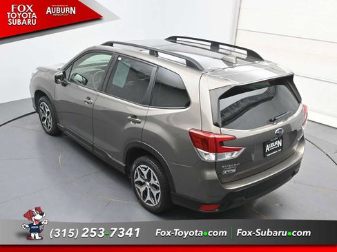 Used 2021 Subaru Forester Premium AWD/4WD image 28