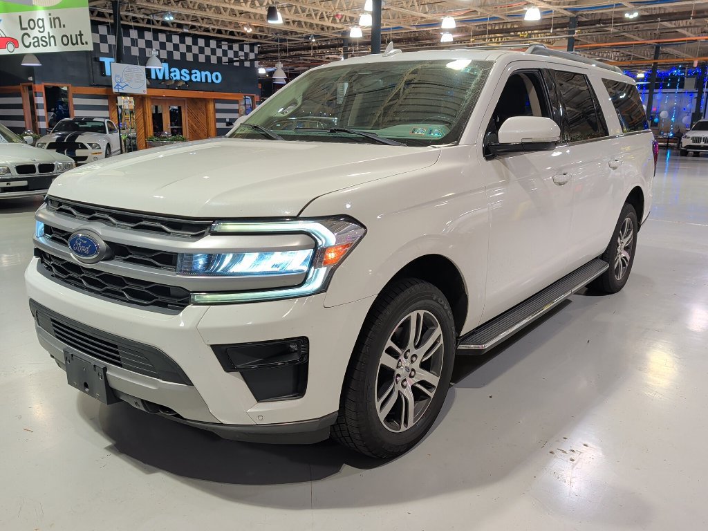 Used 2023 Ford Expedition Max XLT AWD/4WD image 3