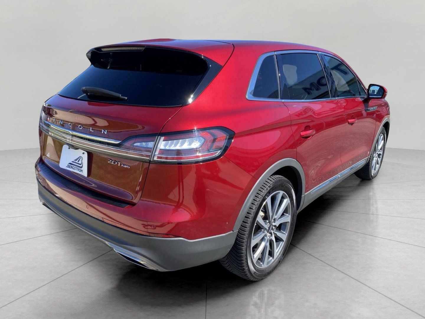 Used 2019 Lincoln Nautilus Select AWD/4WD image 9