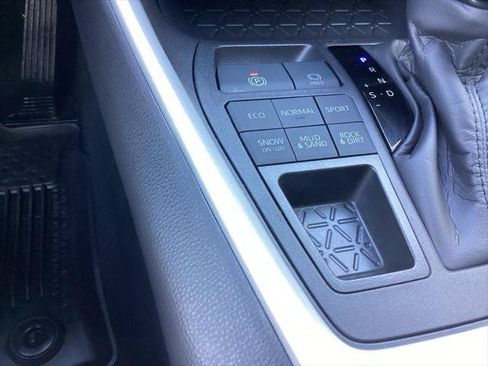 Certified 2025 Toyota RAV4 XLE w/ Convenience Package AWD/4WD image 18