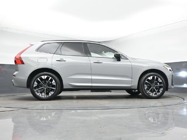 New 2026 Volvo XC60 B5 Plus w/ Protection Package Premier AWD/4WD image 46