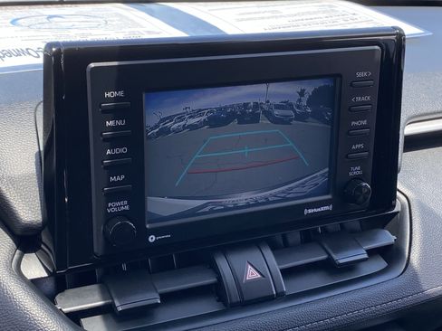 Used 2020 Toyota RAV4 XLE w/ Convenience Package FWD image 23