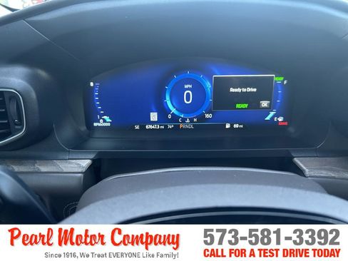 Used 2022 Ford Explorer Platinum w/ Premium Technology Package image 12