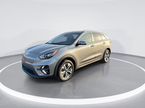 Used 2022 Kia Niro EX w/ Cold Weather Package image 4