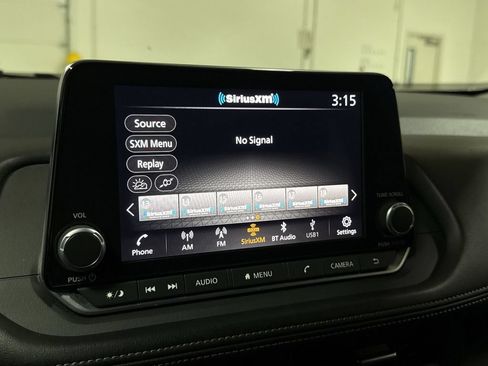 Used 2024 Nissan Rogue SV AWD/4WD image 14