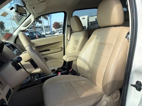 Used 2009 Ford Escape Limited AWD/4WD image 11