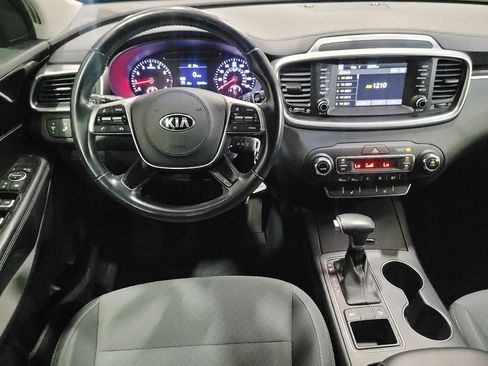 Used 2019 Kia Sorento S FWD image 22
