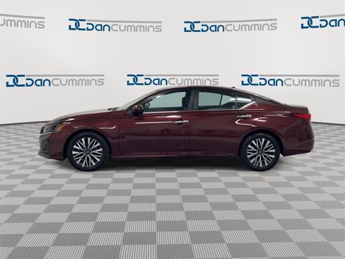 Used 2023 Nissan Altima 2.5 SV image 5