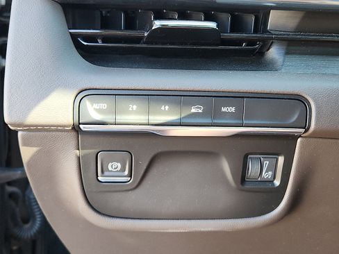 Used 2022 Cadillac Escalade Premium Luxury w/ LPO, Floor Liner Package image 17