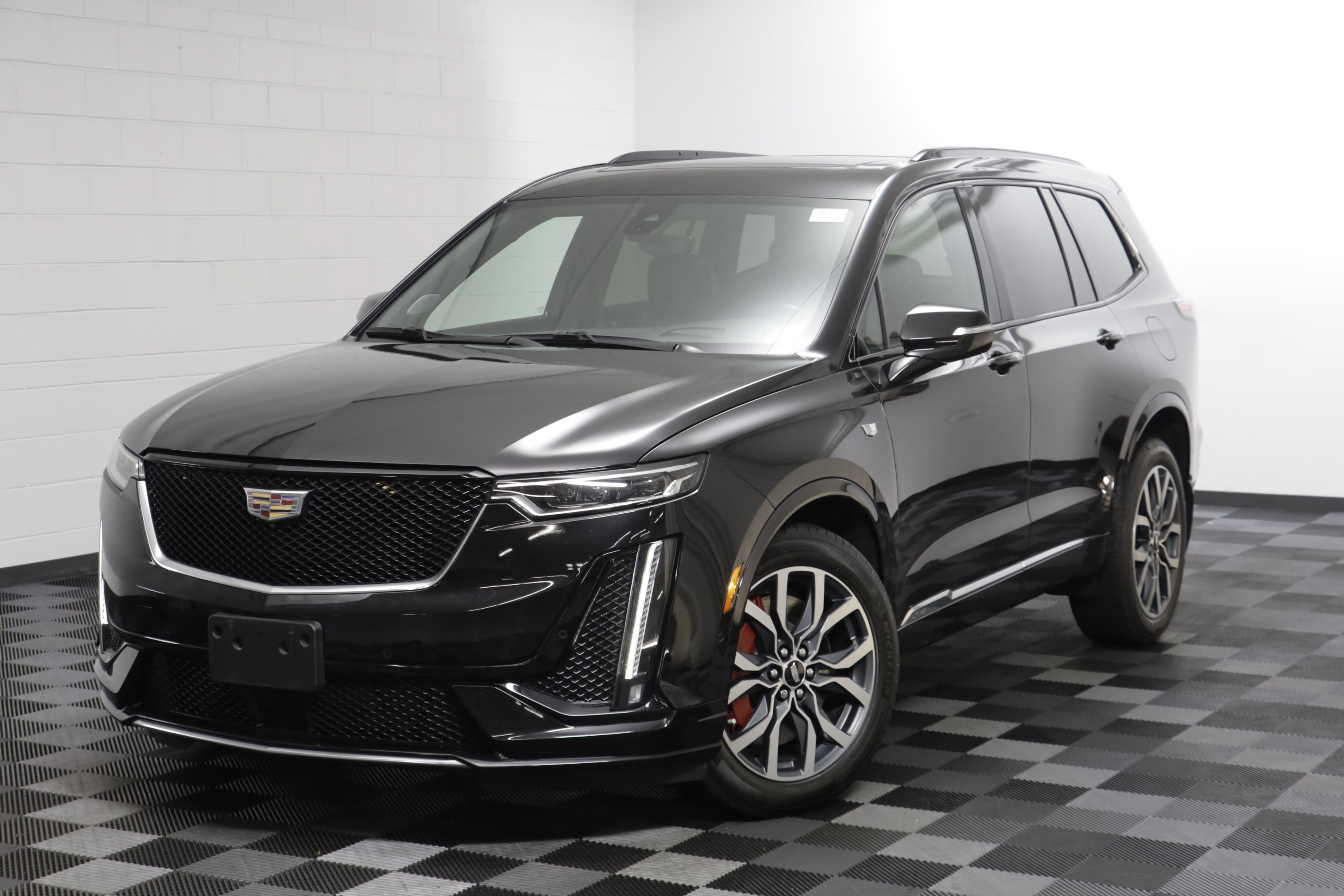 Used 2023 Cadillac XT6 Sport w/ Technology Package AWD/4WD image 1