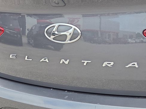 Used 2020 Hyundai Elantra SEL w/ Cargo Package (C1) FWD image 8