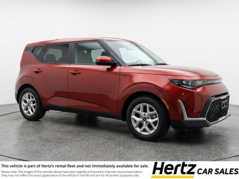 Used 2025 Kia Soul LX w/ LX Technology Package FWD image 1