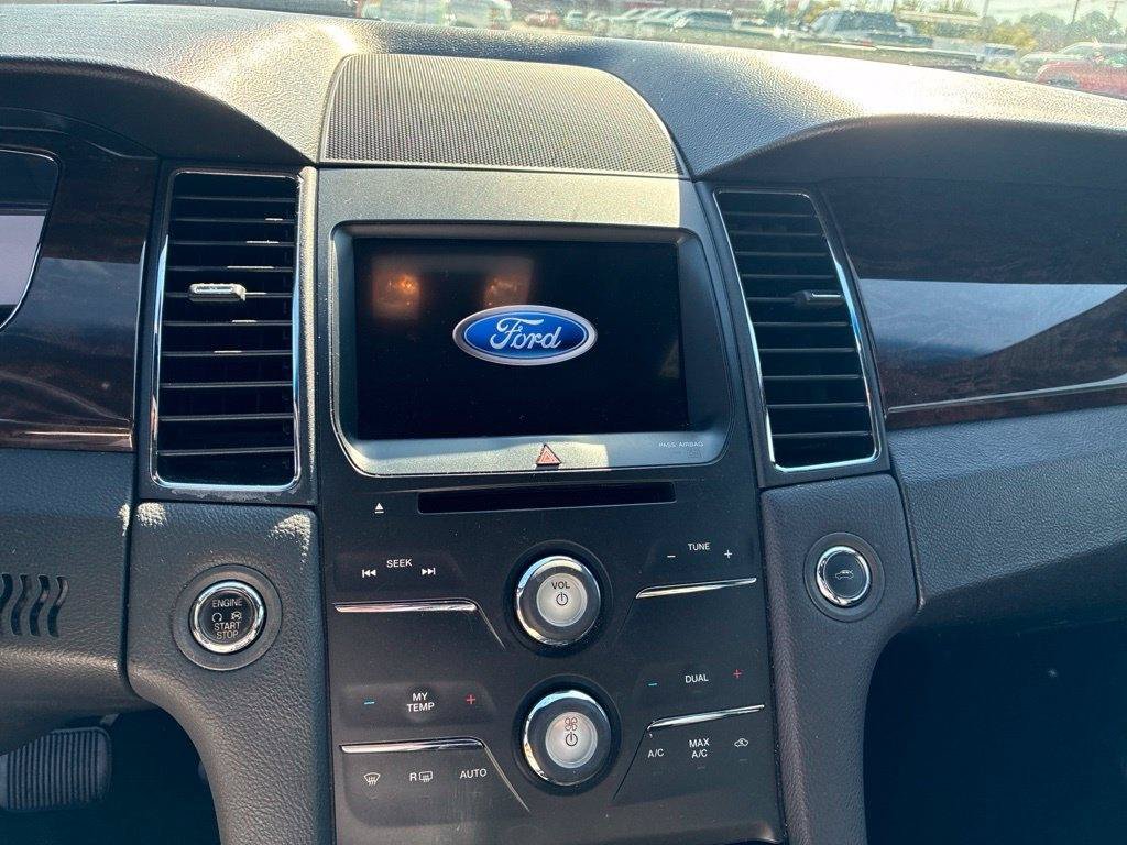 Used 2016 Ford Taurus Limited FWD image 10