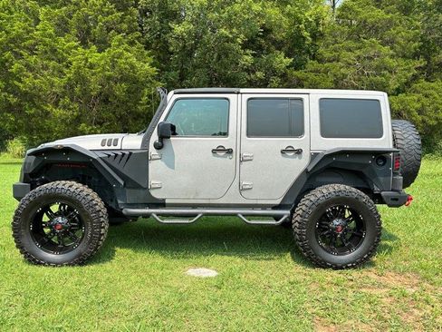 Used 2017 Jeep Wrangler Unlimited Sport w/ Quick Order Package 24S AWD/4WD image 8