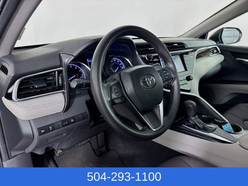 Used 2018 Toyota Camry LE FWD image 10