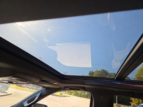 Used 2023 GMC Yukon AT4 w/ AT4 Premium Package image 8