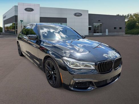 Used 2019 BMW 750i xDrive AWD/4WD image 2
