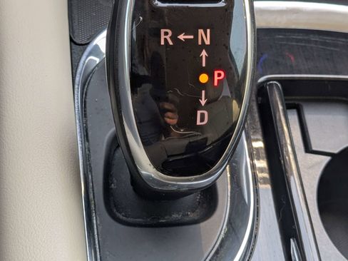 Used 2020 Buick Enclave Essence FWD image 27
