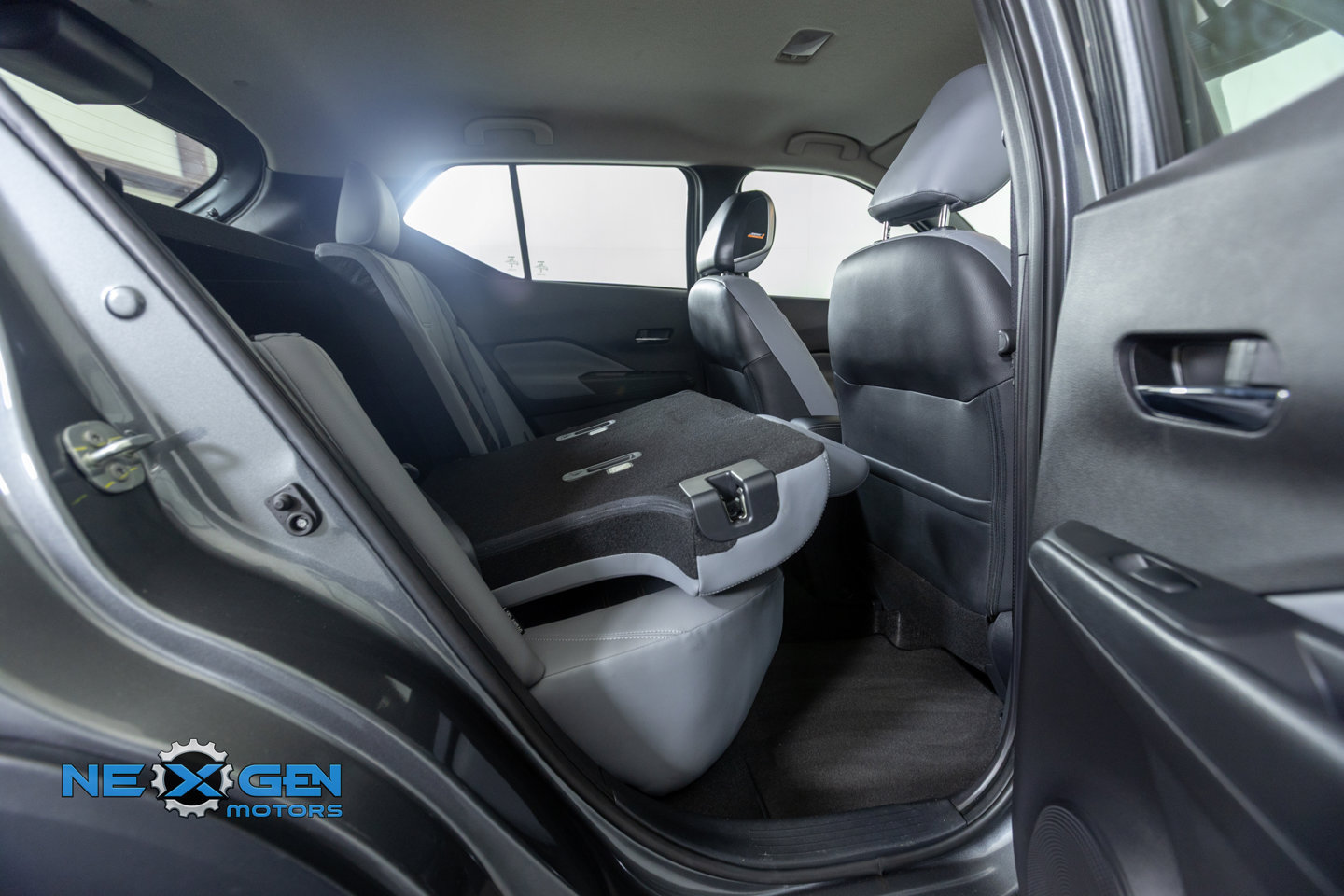 Used 2024 Nissan Kicks SR w/ SR Premium Package FWD image 38