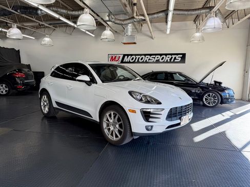 Used 2017 Porsche Macan S image 1