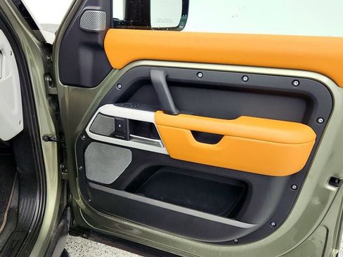 Used 2023 Land Rover Defender 130 S image 26