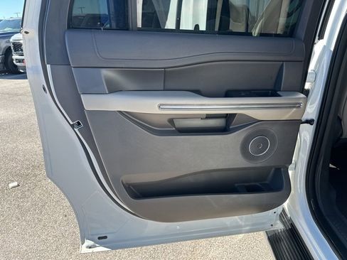 Used 2021 Ford Expedition Max XLT image 36