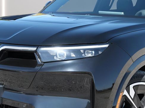 Used 2024 VinFast VF 9 Plus image 29