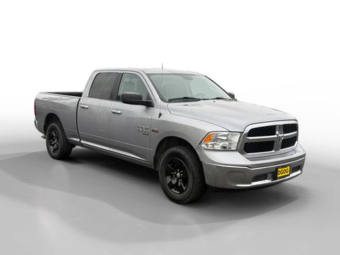 Used 2020 RAM 1500 Classic SLT image 7