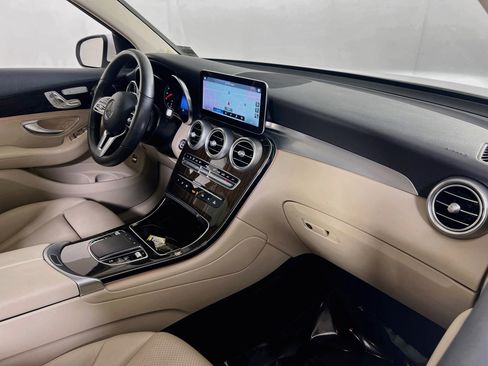 Used 2021 Mercedes-Benz GLC 300 4MATIC image 29