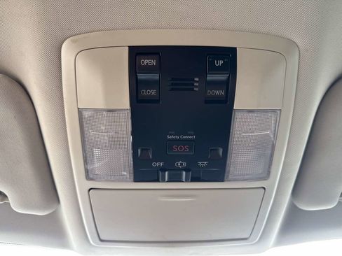 Used 2017 Lexus CT 200h FWD image 35