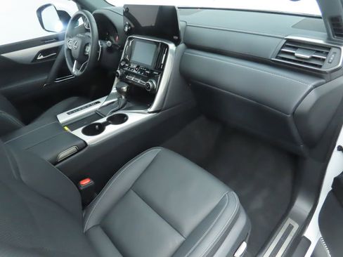 Certified 2024 Lexus LX 600 F Sport image 17