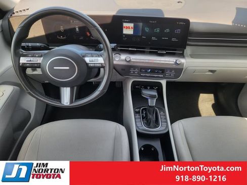 Used 2025 Hyundai Kona SEL AWD/4WD image 25