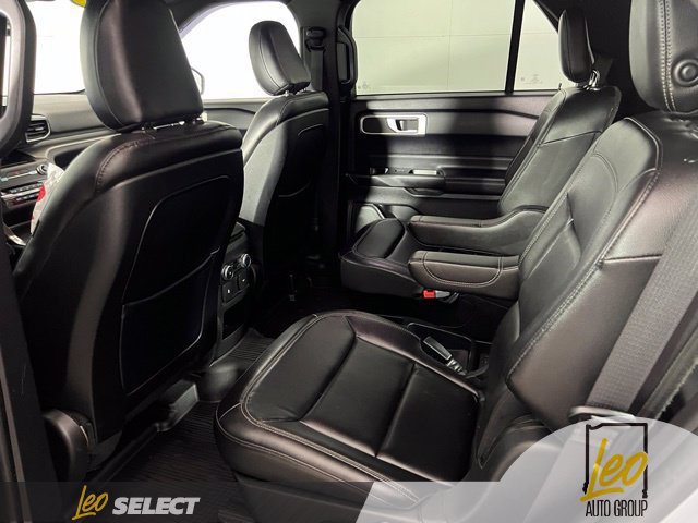 Used 2020 Ford Explorer XLT w/ Equipment Group 202A AWD/4WD image 19