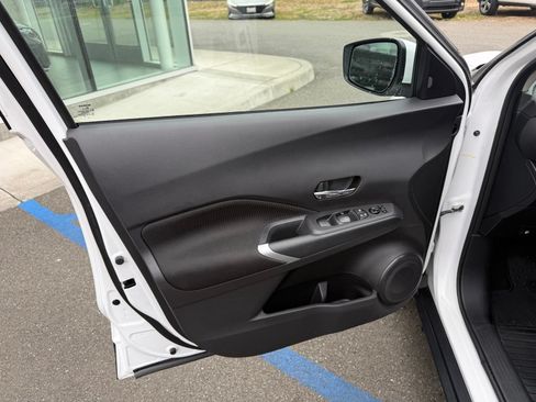Used 2023 Nissan Kicks SV FWD image 13