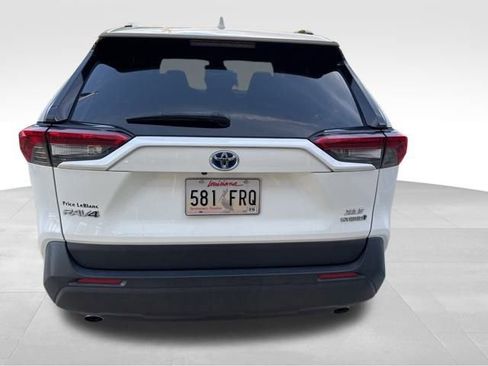 Used 2022 Toyota RAV4 XLE image 8