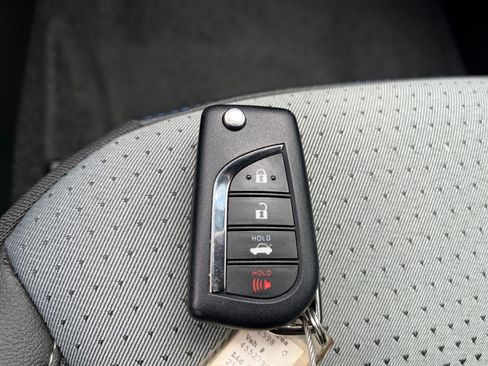 Used 2025 Toyota Corolla LE FWD image 21