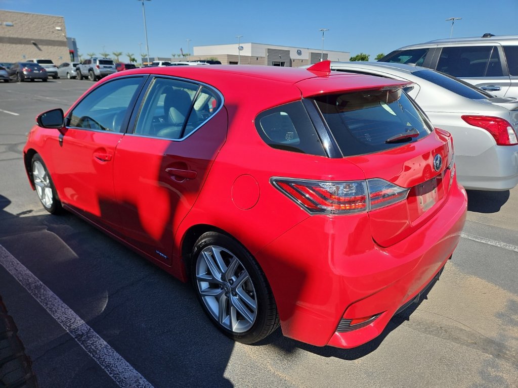 Used 2014 Lexus CT 200h w/ Seat Comfort Package FWD image 2