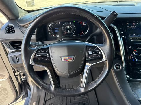 Used 2020 Cadillac Escalade ESV Platinum w/ Escalade Sport Edition image 15