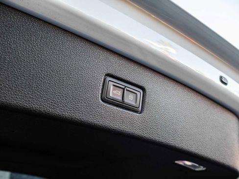 Used 2017 Audi Q7 3.0T Premium Plus image 57